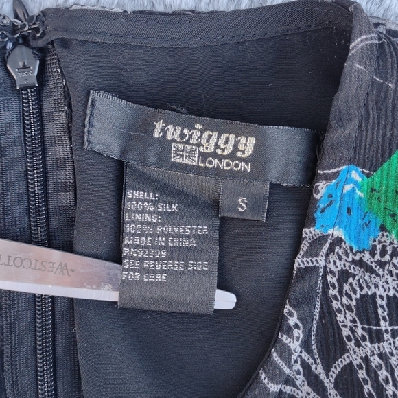 TWIGGY London 100% Silk Sleeveless Top Small - Picture 3 of 11